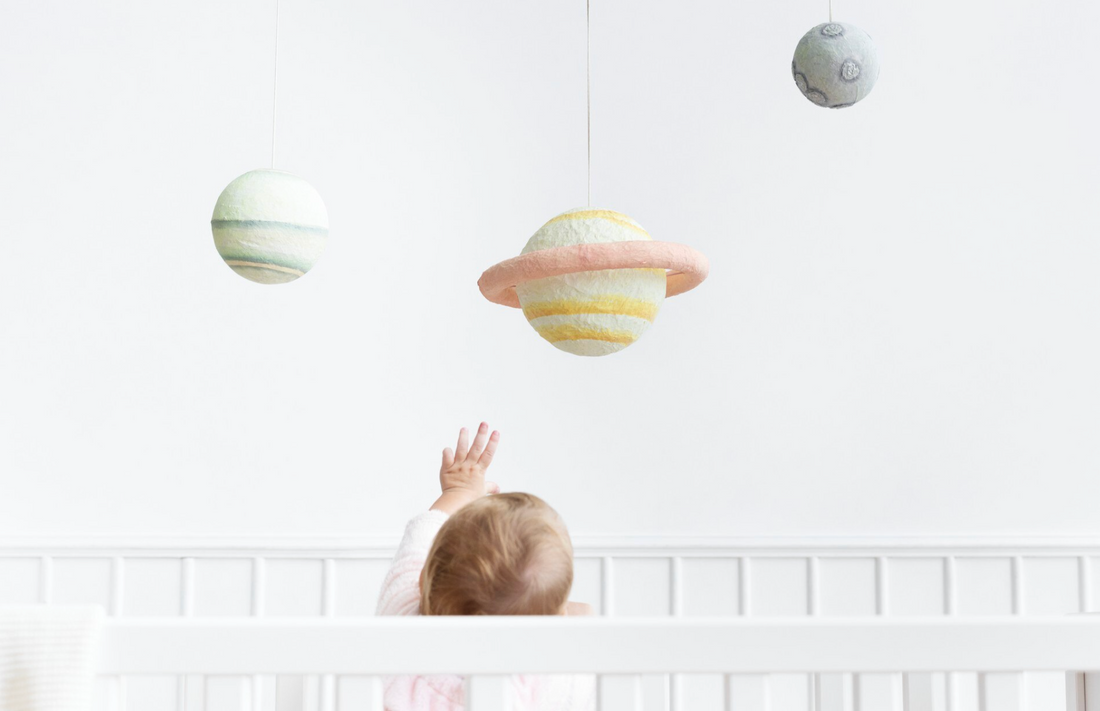 Idei amenajare camera bebelușului pentru părinți în 2026